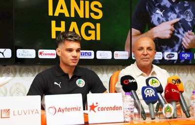 Ianis Hagi a fost prezentat OFICIAL la noua echipă! Ce număr va purta