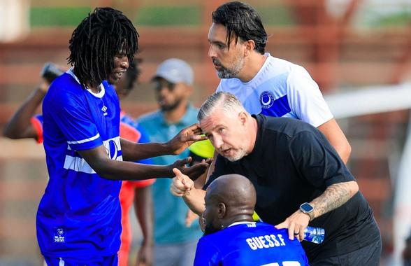 Dezvăluiri incredibile despre campionatul unde a ajuns Laurențiu Reghecampf: „Fotbalistul stătea departe de joc și căsca pe teren”