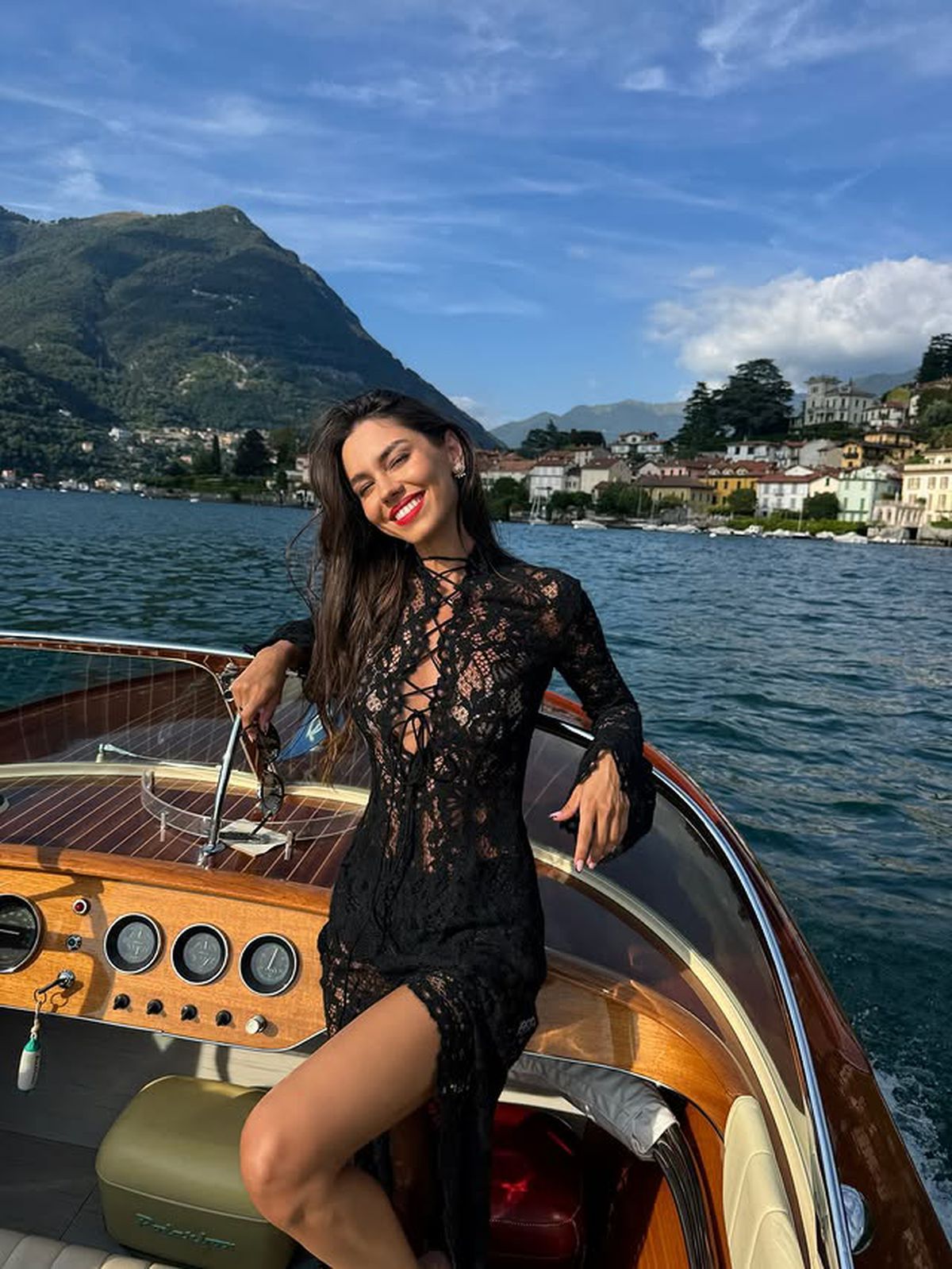 Mira va cânta imnul înainte de România - Canada