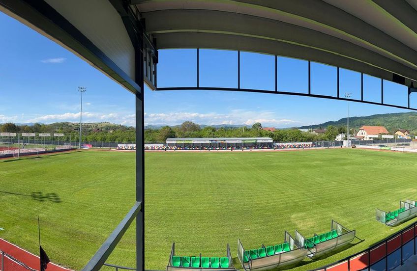 Directorul Academiei Steaua, George Ogăraru, a decis să deschidă și o școală de fotbal proprie, la Vălenii de Munte, unde are o proprietate, dar este și foarte activ în ultimii ani, încercând să sprijine copiii defavorizați din zonă.