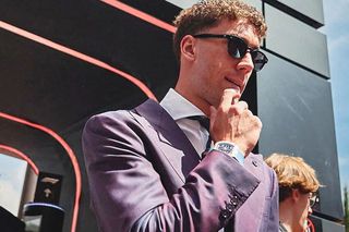 Legendarul Giorgio Armani a rămas impresionat de stilul vestimentar al unui fotbalist celebru