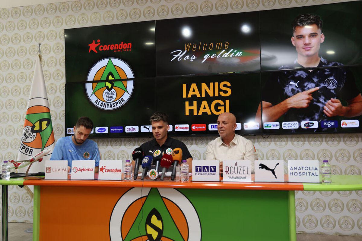 Ianis Hagi a semnat cu Alanyaspor