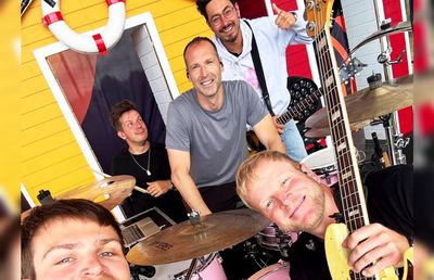 Joacă hochei, cântă la tobe, predă leadership » Războinicul din poartă s-a reinventat, dar în curând va reveni pe terenul de fotbal!