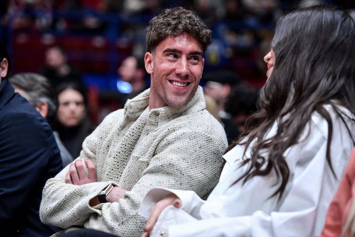 Lui Giorgio Armani i-a plăcut cum s-a îmbrăcat Dusan Vlahovic