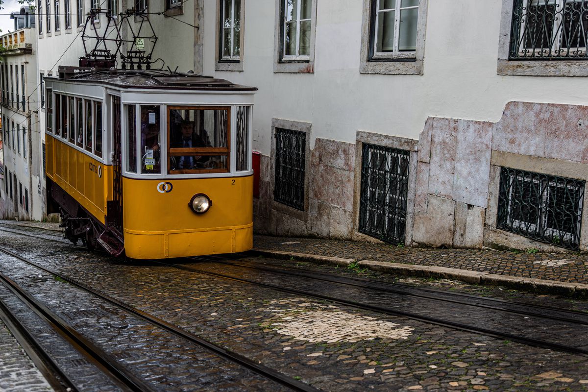 Cluburile din Portugalia au reacționat după tragedia de proporții de la Lisabona » Joi, zi de doliu național