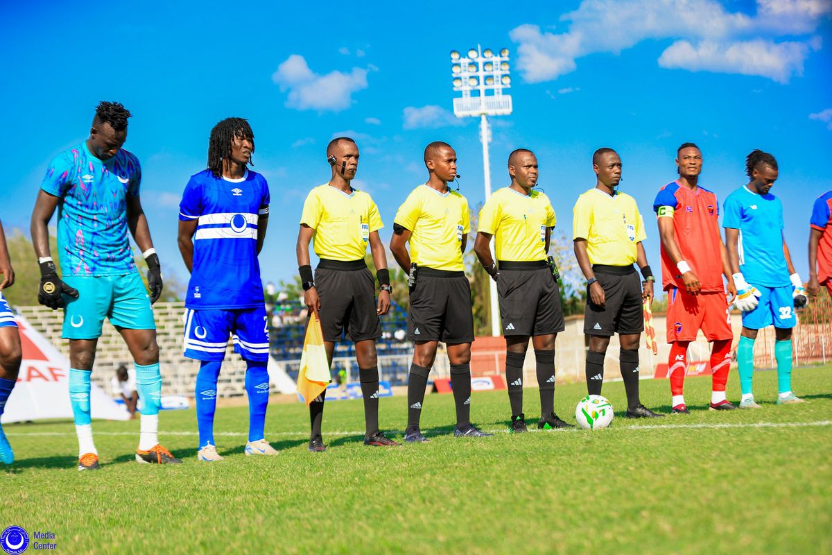 Laurențiu Reghecampf a debutat în campionatul din Sudan, într-un decor auster