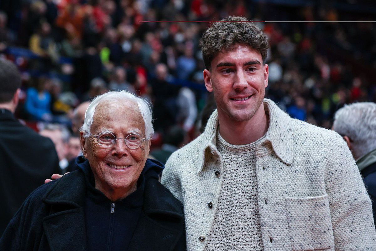 Lui Giorgio Armani i-a plăcut cum s-a îmbrăcat Dusan Vlahovic