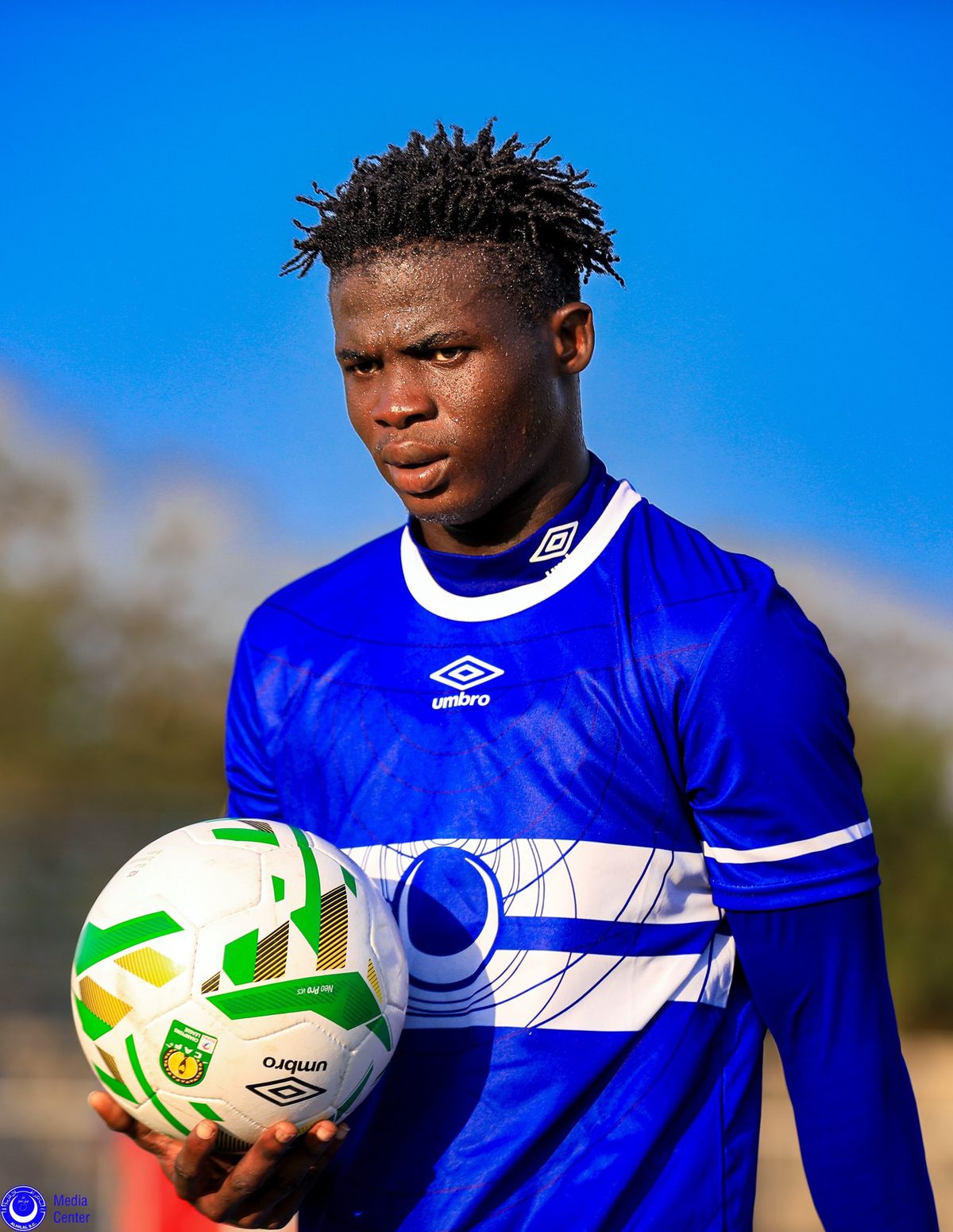 Laurențiu Reghecampf a debutat în campionatul din Sudan, într-un decor auster