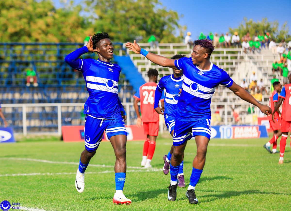 Laurențiu Reghecampf a debutat în campionatul din Sudan, într-un decor auster