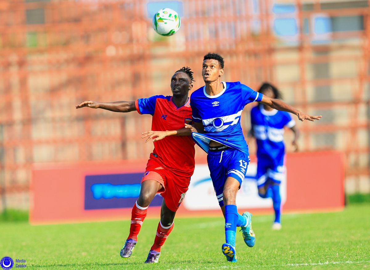 Laurențiu Reghecampf a debutat în campionatul din Sudan, într-un decor auster