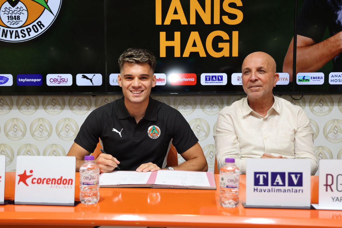 Ianis Hagi a semnat cu Alanyaspor