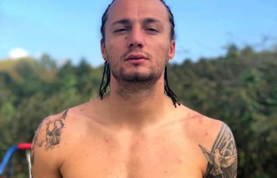 WOW! Cine este Vasile Mogoș, surpriza lui Contra cu Feroe și Norvegia: condamnat pentru o bătaie monstru în club, fan de manele și cu o pasiune ciudată!