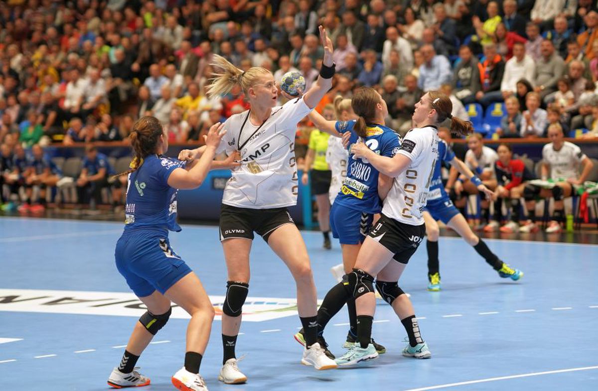 SCM Rm. Vâlcea - BBM Bietigheim 34-27 // VIDEO + FOTO Pe teren și în tribune, ca în vremurile bune! Vâlcea obține o victorie entuziasmantă la revenirea în Liga Campionilor