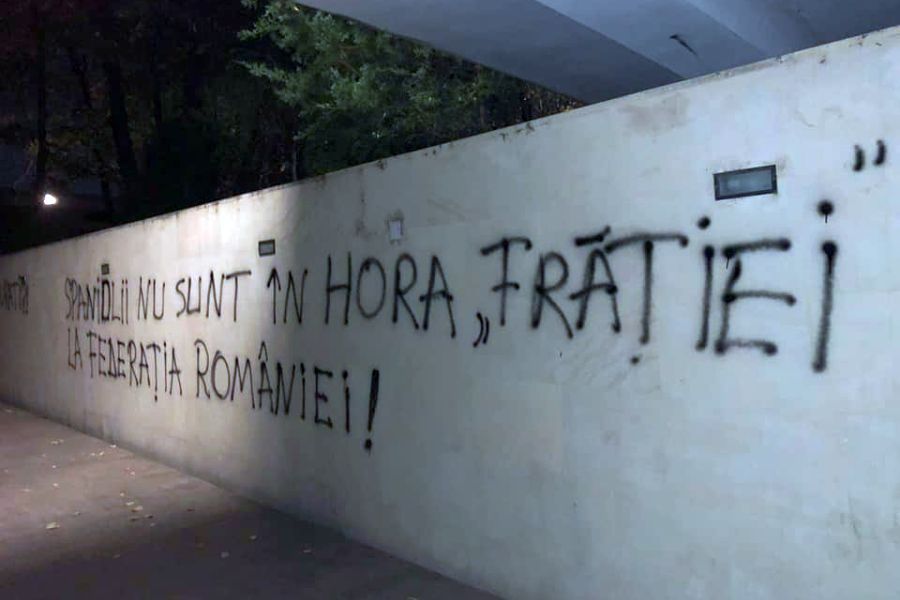 FCSB - DINAMO 3-2. PCH, protest anti-FRF în miez de noapte: „Spaniolii nu sunt în hora «frăției» la Federația României!”