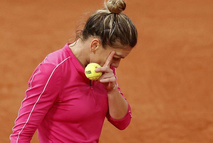 Simona Halep a fost eliminată de la Roland Garros // FOTO: Guliver/GettyImages