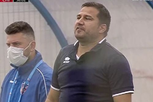 FC Botoșani a pierdut partida de pe teren propriu cu Chindia Târgoviște, scor 0-2. Antrenorul Marius Croitoru și-a pierdut cumpătul în repriza secundă și l-a jignit pe Daniel Popa, atacantul oaspeților.