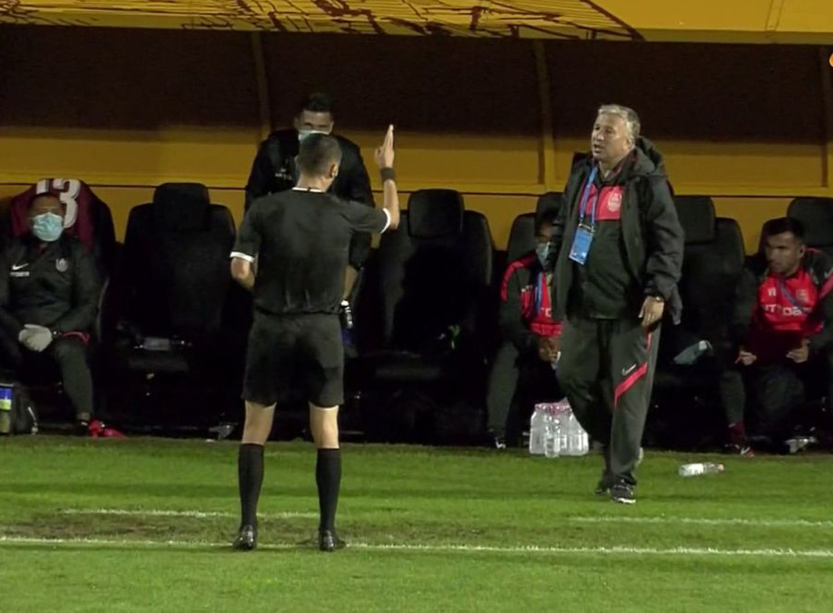 FOTO „Centralul” Marcel Bîrsan a comis-o grav în Viitorul - CFR Cluj și l-a scos din sărite pe Dan Petrescu!