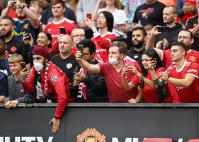 „Încetați, cultura s-a schimbat! Este rasism” » Fostul jucător al lui Manchester United, deranjat de cântecul fanilor despre el