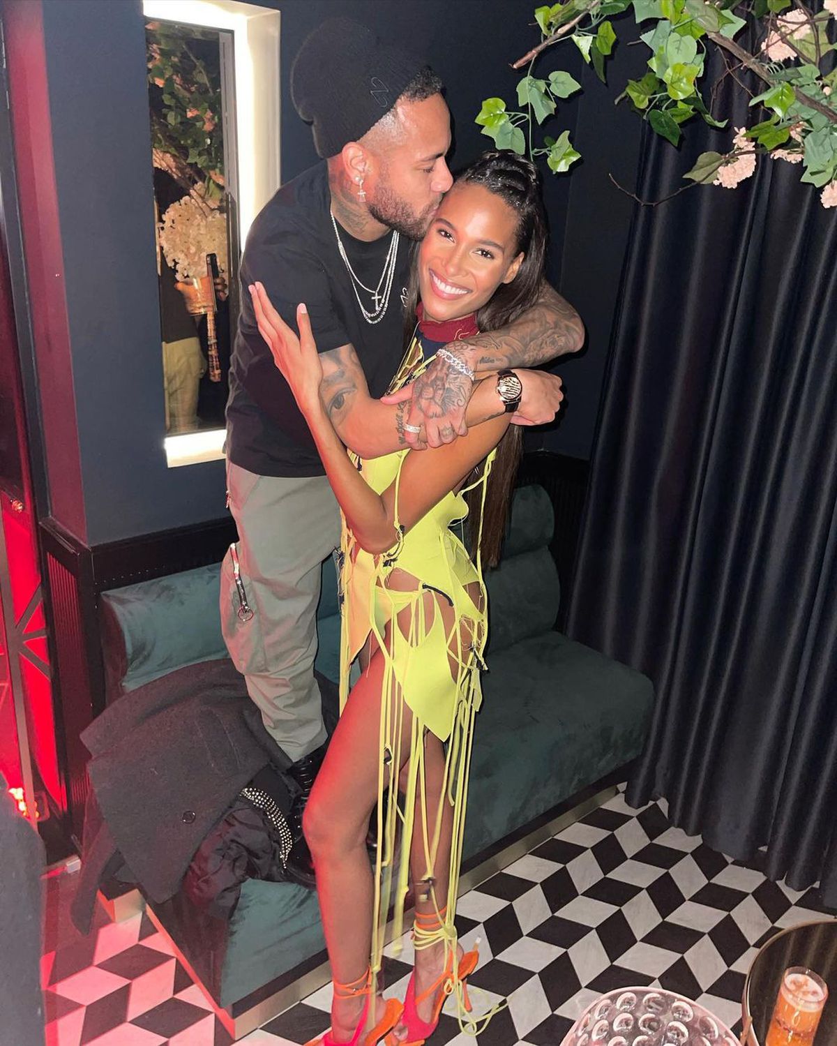 Kylian Mbappe și vedetele de la PSG au făcut show la ziua lui Cindy Bruna » Imagini hot cu modelul francez