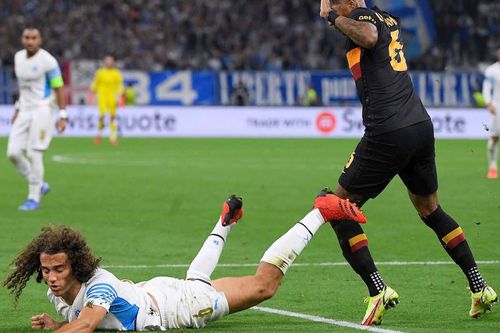 Guendouzi vs. van Aanholt, în Marseille - Galatasaray