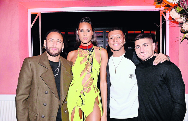 Explicație pentru prestația rușinoasă? Starurile lui PSG, petrecere la ziua unui manechin celebru