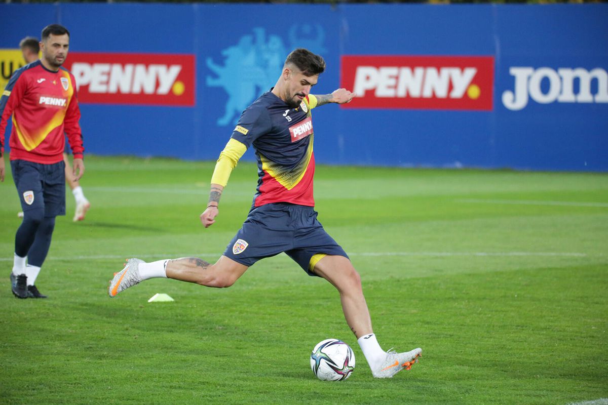 Imagini de la antrenamentul României » Rădoi a avut lotul complet