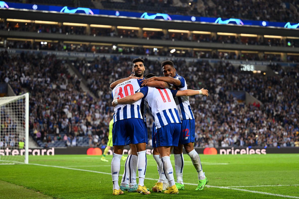 Spectacol total în Champions League: Inter o învinge pe Barcelona, Napoli a dat 6 cu Ajax » Toate rezultatele serii