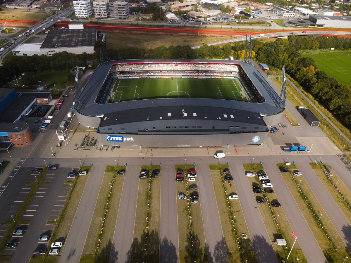 Stadionul pe care se joacă Silkeborg - FCSB, în grupele Conference League
