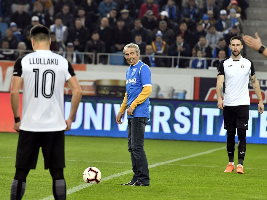 Teo Țarălungă a dat startul unui meci cu Astra, disputat pe 4 martie 2019 Dialog rar cu Teo Țarălungă, fostul mare fotbalist al „Campioanei unei mari iubiri”: „Le doresc bine ambelor Craiove, dar eu țin doar cu una dintre ele”