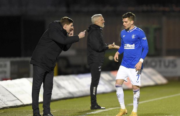 Ianis Hagi, episod din vestiarul lui Rangers cu marele Steven Gerrard: „Mi-a zis asta după un derby cu Celtic. Am simțit după că aș putea «muri» pe teren pentru el”