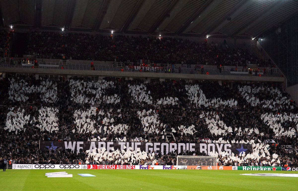 Imaginile serii în Champions League » Scenografie spectaculoasă a fanilor lui Newcastle