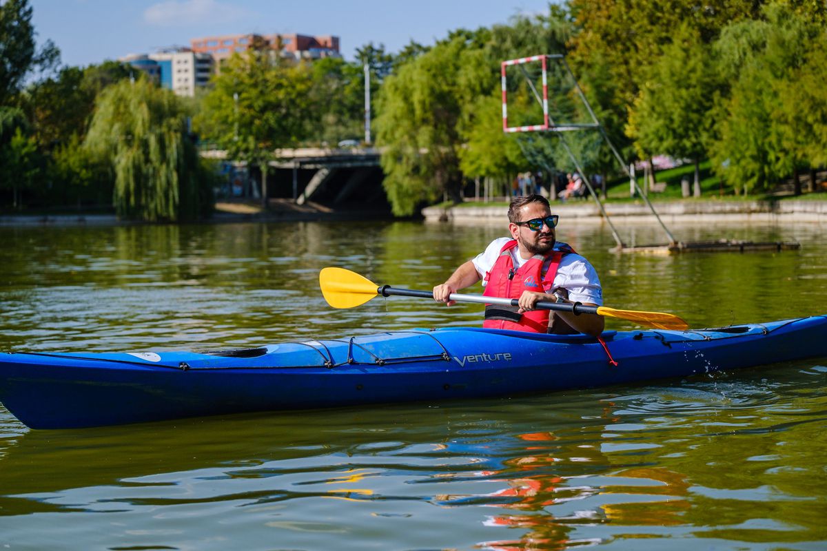 Lacul Titan, accesibil pentru persoanele cu dizabilități. Pontoane și caiace special adaptate: „66 la sută dintre ei nu pot ieși din casă să vadă parcurile”