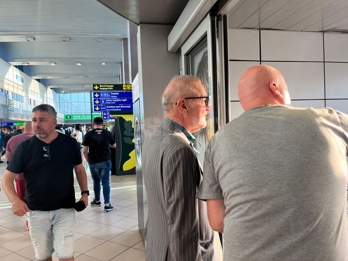 Gigi Becali la întoarcerea în țară după meciul cu PAOK