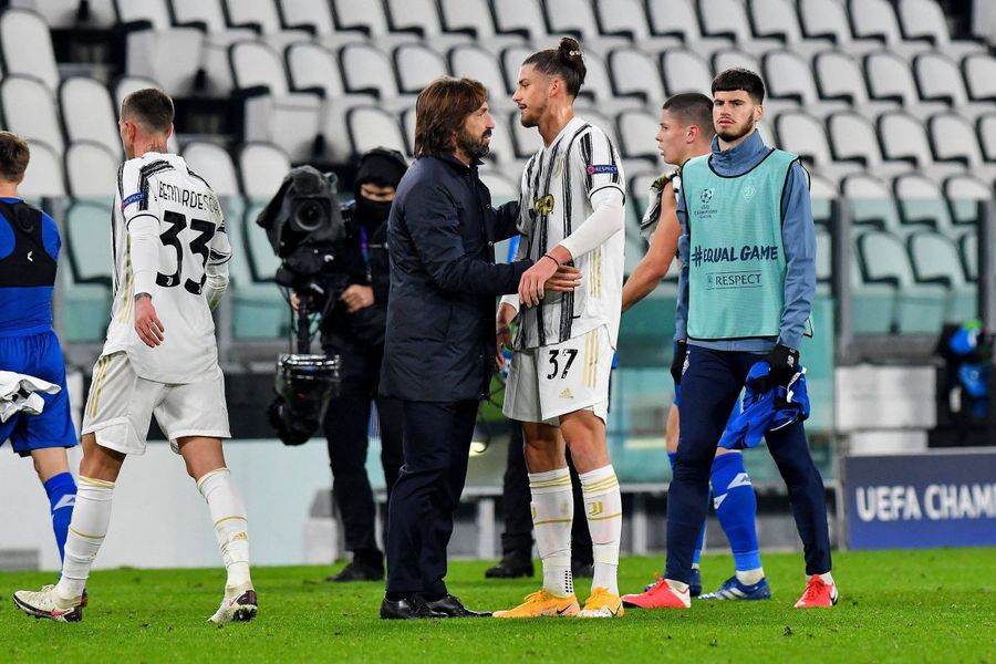 Andrea Pirlo este antrenorul care a avut deplină încredere în Drăgușin, debutându-l la Juventus în Serie A, Cupă și Ligă / Foto: Imago „Te voi face să te lași, să lucrezi ca zidar!” » Amenințări șocante primite de fotbalist, din cauza datoriilor uriașe la jocuri de noroc