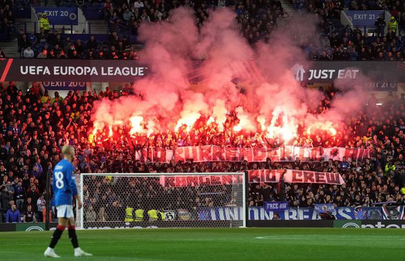 Scene reprobabile în Europa League: meciul a fost oprit! Rangers riscă sancțiuni de la UEFA după ce fanii au „incendiat” o tribună