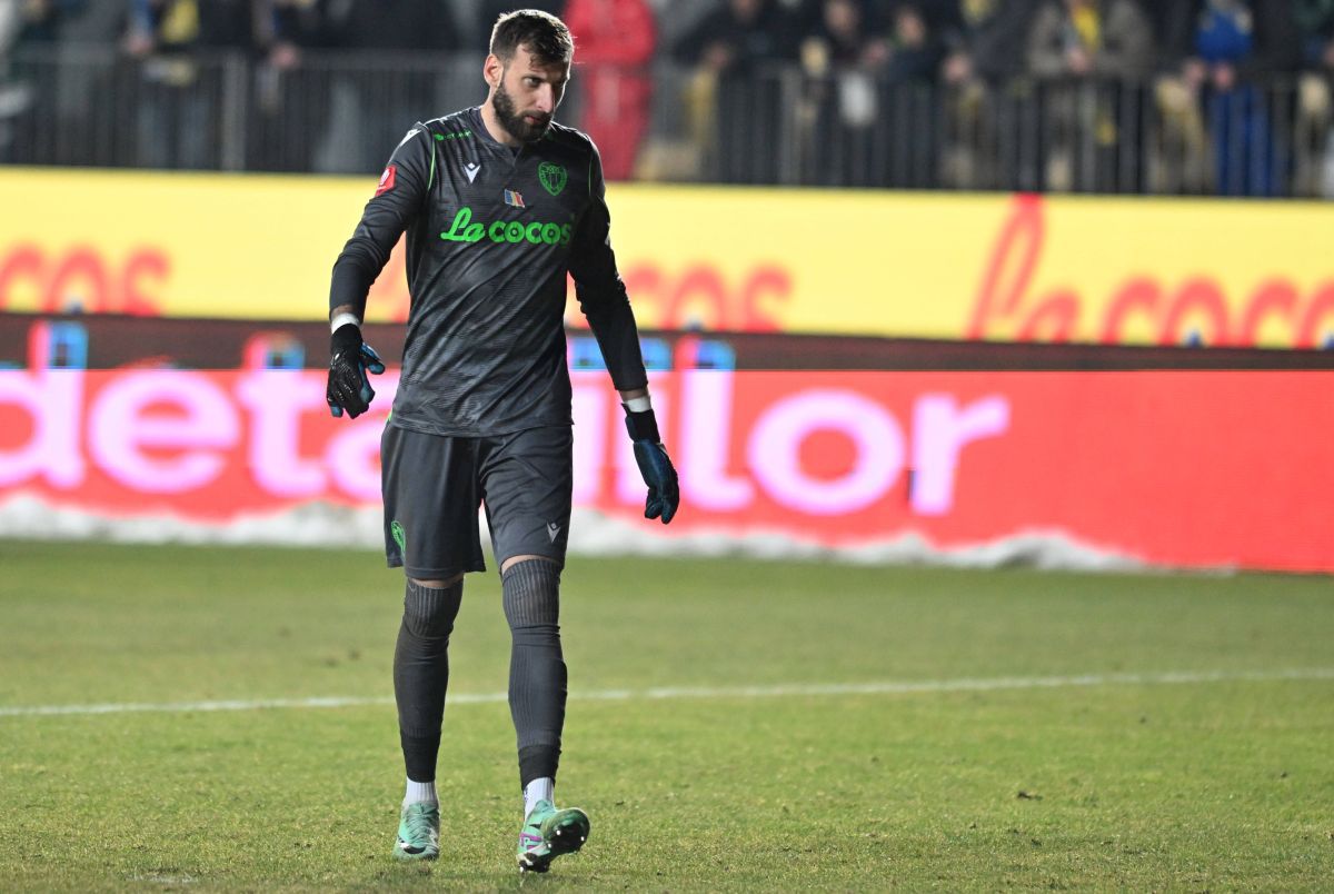 Gigi, ai văzut-o pe asta? „Tontogol” primit de Lukas Zima, portarul dorit la FCSB