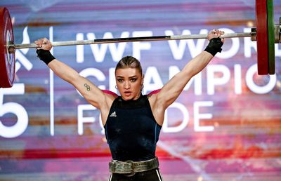 Mihaela Cambei, declarație sinceră după ce a cucerit 3 medalii la Campionatele Mondiale: „A fost foarte greu să urc în greutate”