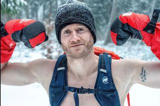 Fostul fotbalist campion mondial șochează în noua lui carieră » Concurează alături de 99 de rivali în „Last Soul Ultra”!