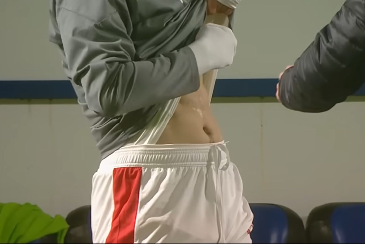 Imaginile etapei în Superliga » Ritualul repetat de 40 de ori pe bancă: „Pe el să nu-l cheme să intre repede!”