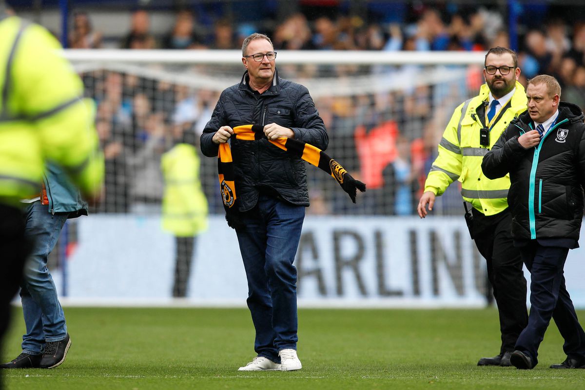 Scene neverosimile la meciul din Anglia » Suporterii au INVADAT terenul și au oprit meciul sub privirile lui Lampard!
