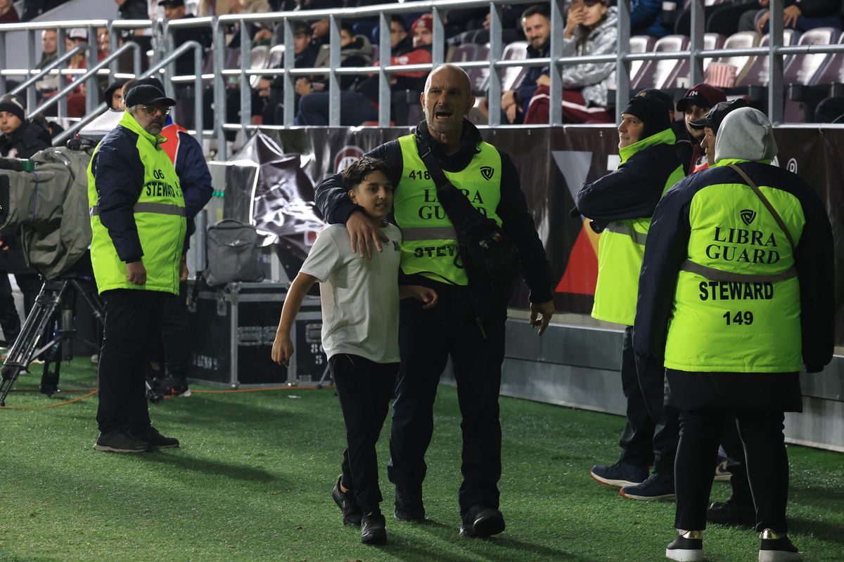 Ce nu s-a văzut la TV în Rapid - Farul