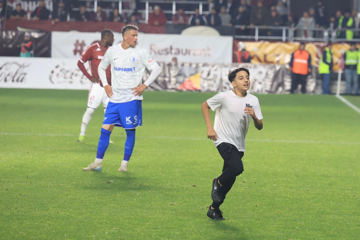 Ce nu s-a văzut la TV, imediat după Rapid - Farul » Momentul lipsit de fair-play INTERZIS pe transmisiune