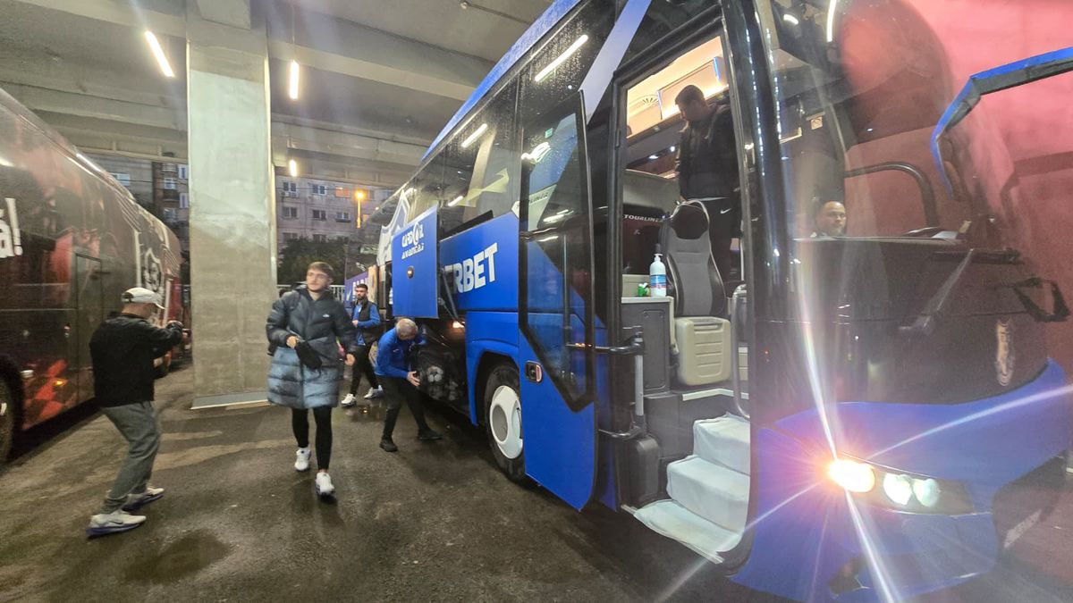 Sosire Rapid și Farul