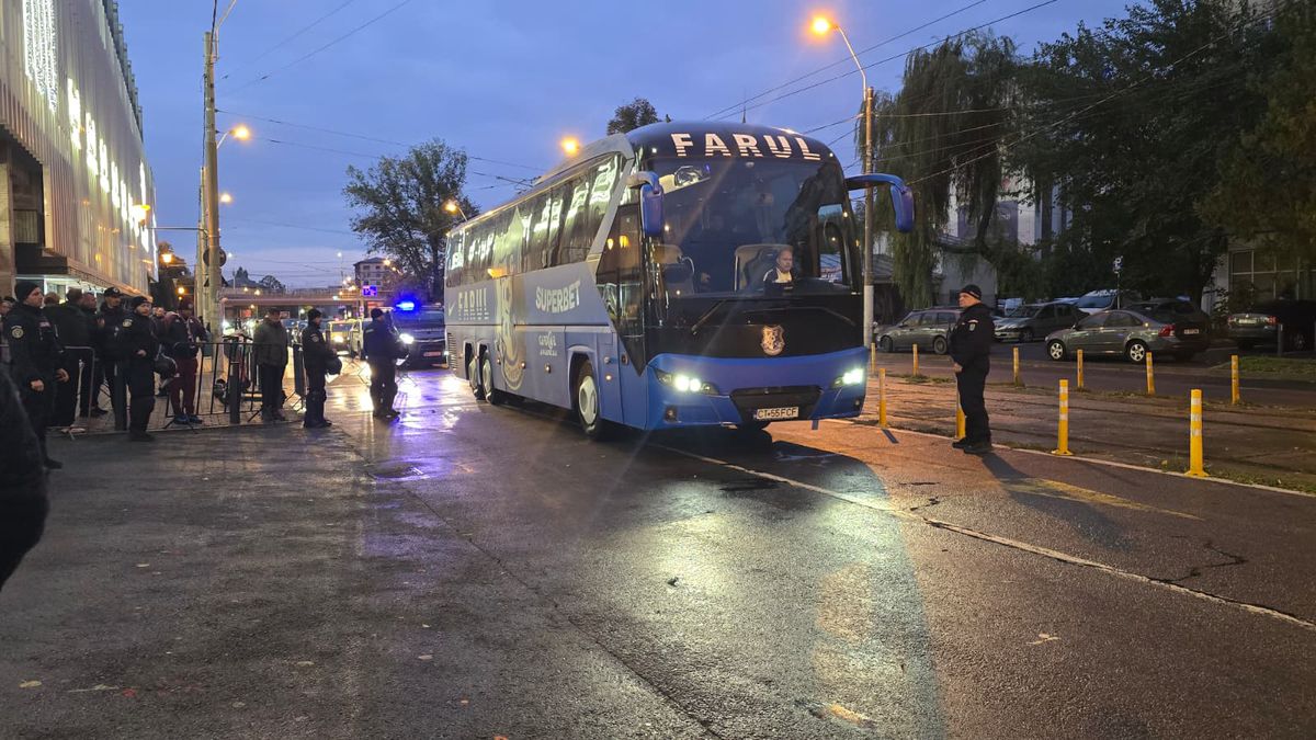 Sosire Rapid și Farul