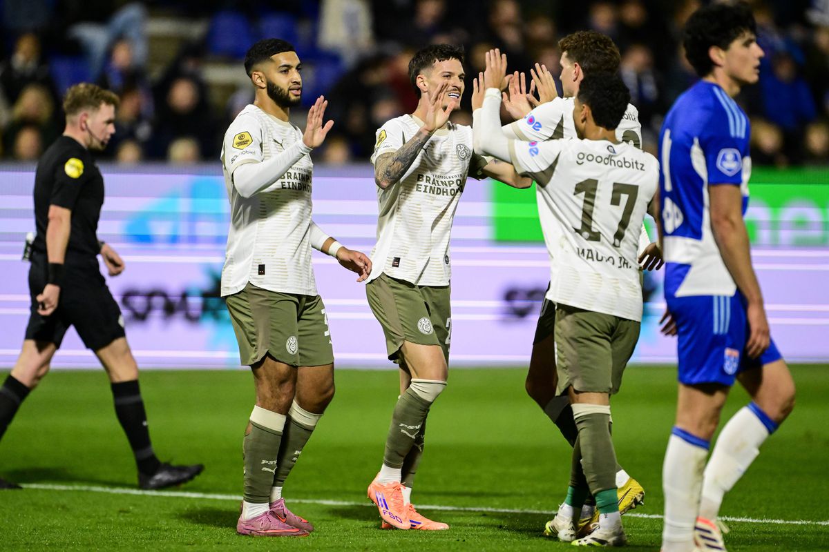 Cum a înscris Dennis Man primul gol pentru PSV