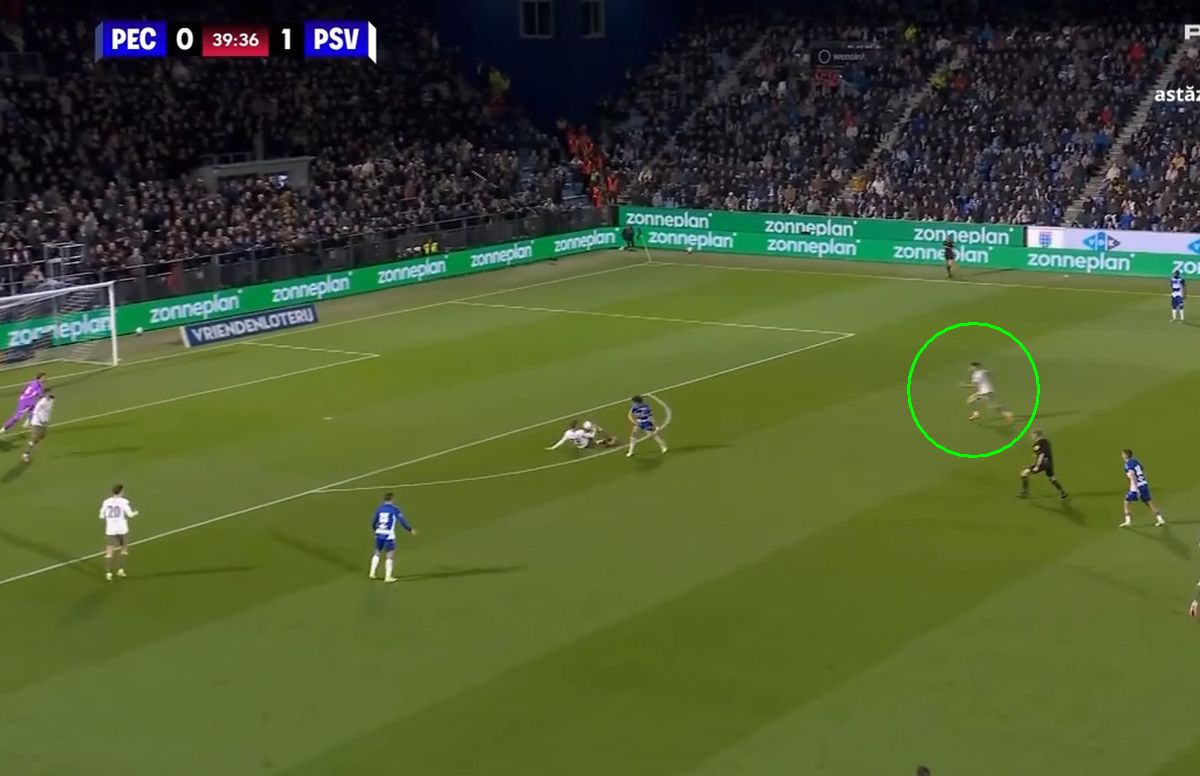 Cum a înscris Dennis Man primul gol pentru PSV