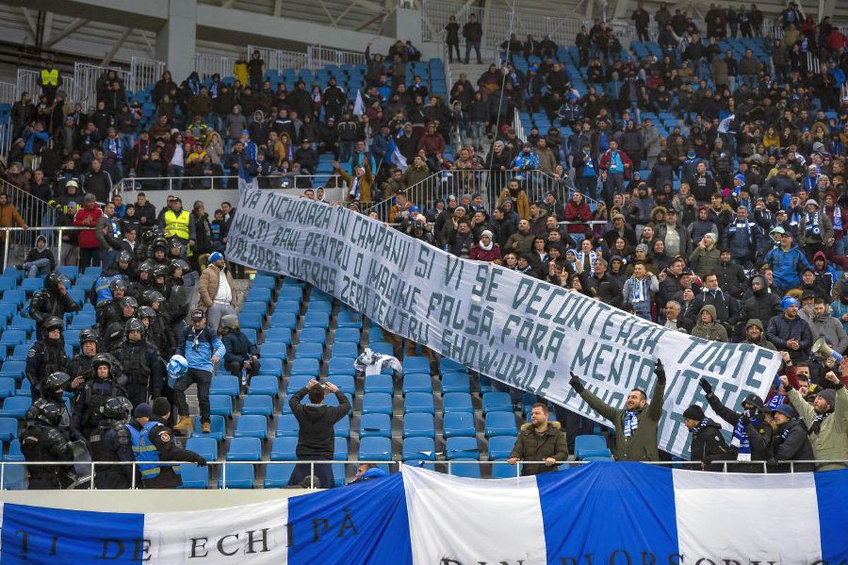 GALERIE FOTO CS Universitatea - Dinamo, rivalitate cu cuțitele pe masă! mesaje dure ale galeriilor
