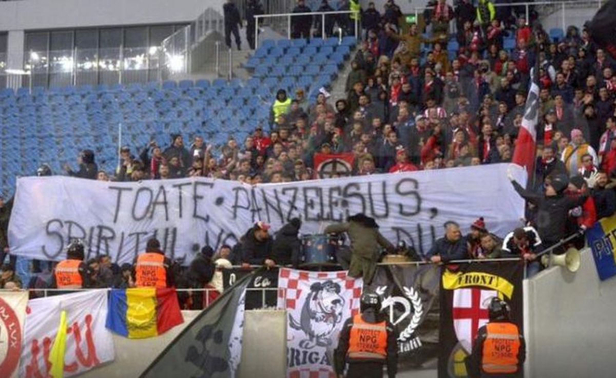 GALERIE FOTO CS Universitatea - Dinamo, rivalitate cu cuțitele pe masă! mesaje dure ale galeriilor