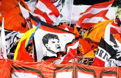 GALERIE FOTO CS Universitatea - Dinamo, rivalitate APRIGĂ! 9 bannere dure ale galeriilor: „Un grup de dezertori și falși, cum ai putut echipa să ți-o lași?!”