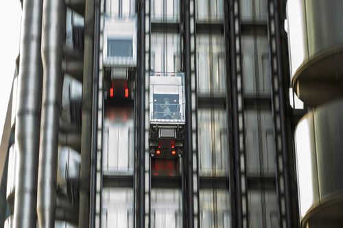 Zece jucători de la PSG s-au blocat în lift, între două etaje, timp de aproape un ceas. foto: Guliver/Getty Images
